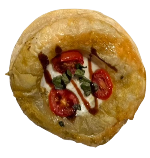 Tomato pesto puff
